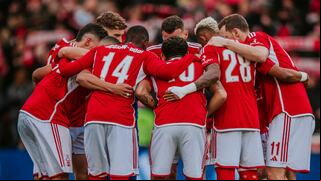 ¡A zona de descenso! Nottingham Forest sufrió una deducción de puntos en la Premier League